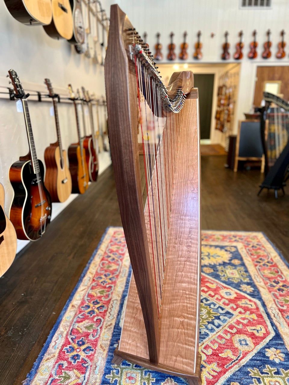 Dusty Strings FH35s Walnut Harp