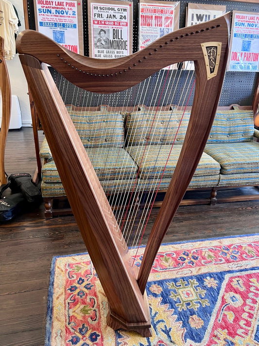 Dusty Strings FH35s Walnut Harp