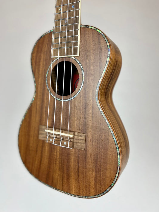 Amahi Classic Koa UK660C Concert Ukulele