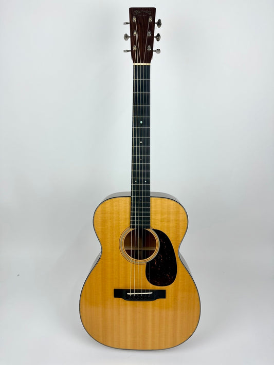 2017 Martin 00-18