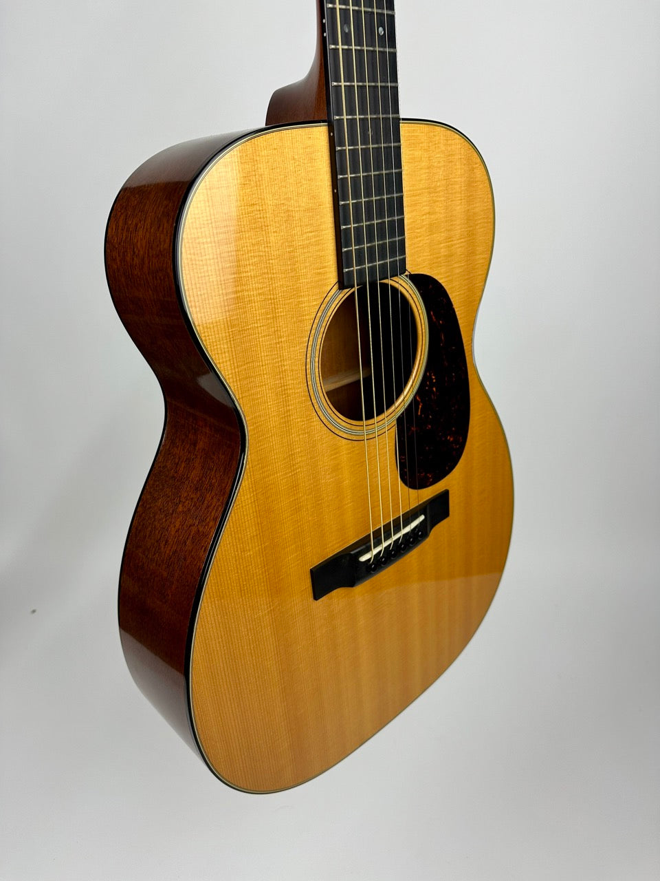2017 Martin 00-18