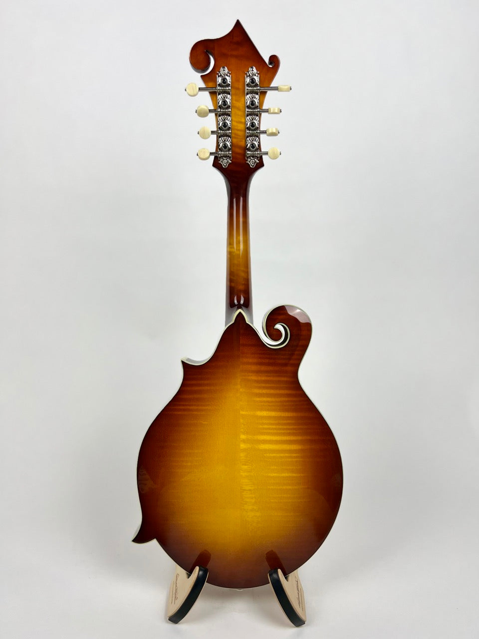 Eastman MD614 Gold Burst Oval Hole Mandolin