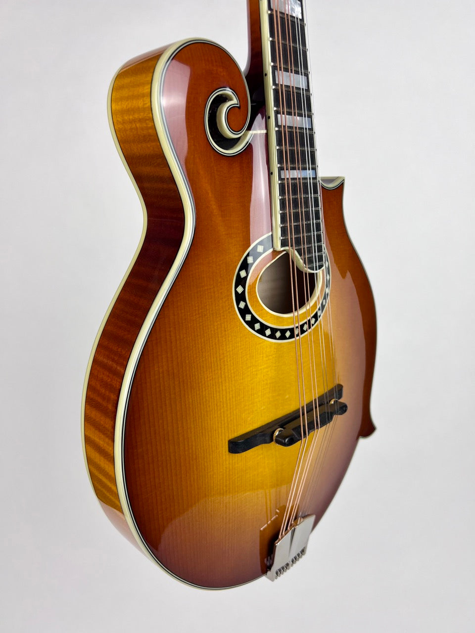 Eastman MD614 Gold Burst Oval Hole Mandolin