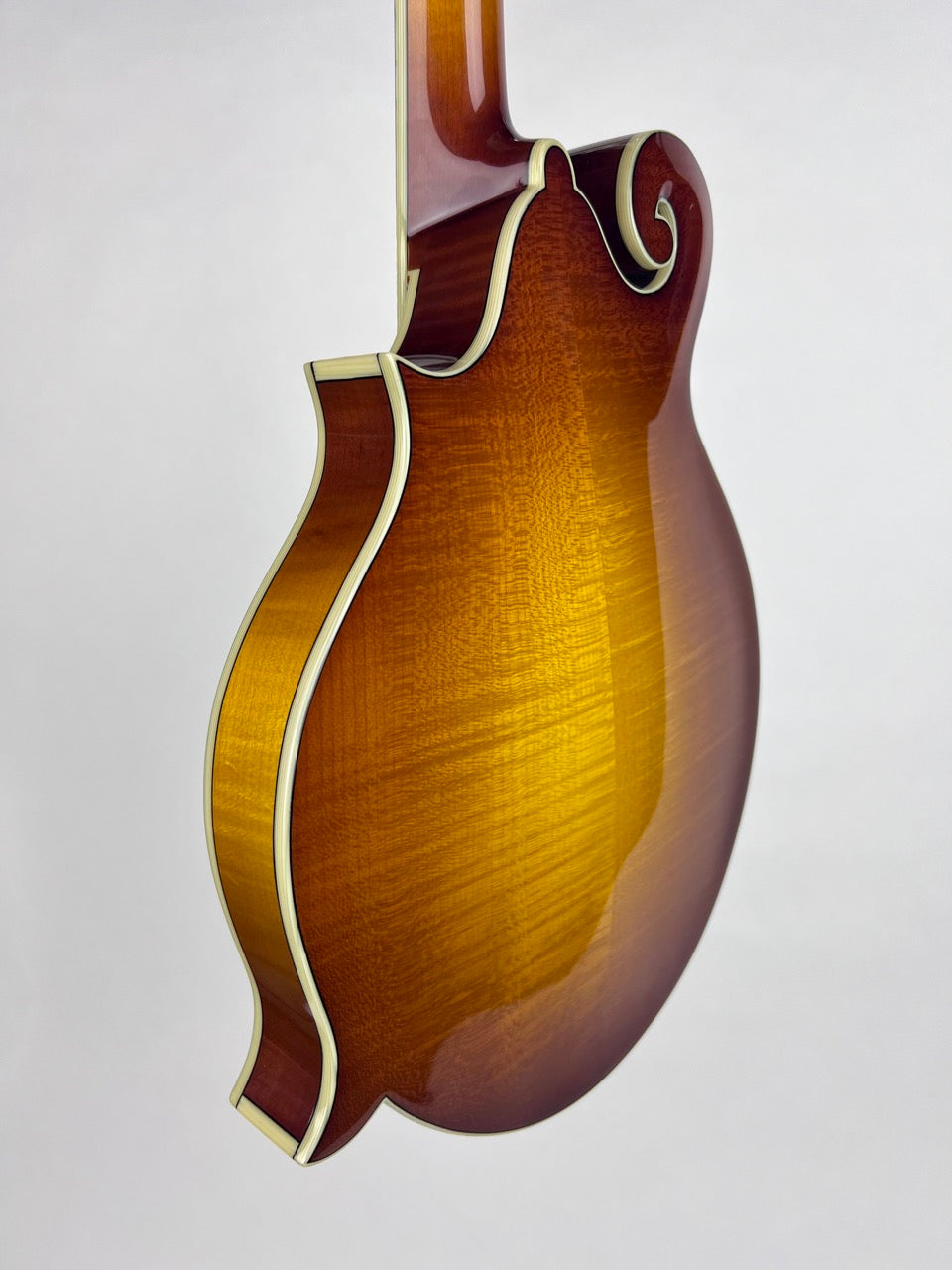 Eastman MD615 Gold Burst Mandolin