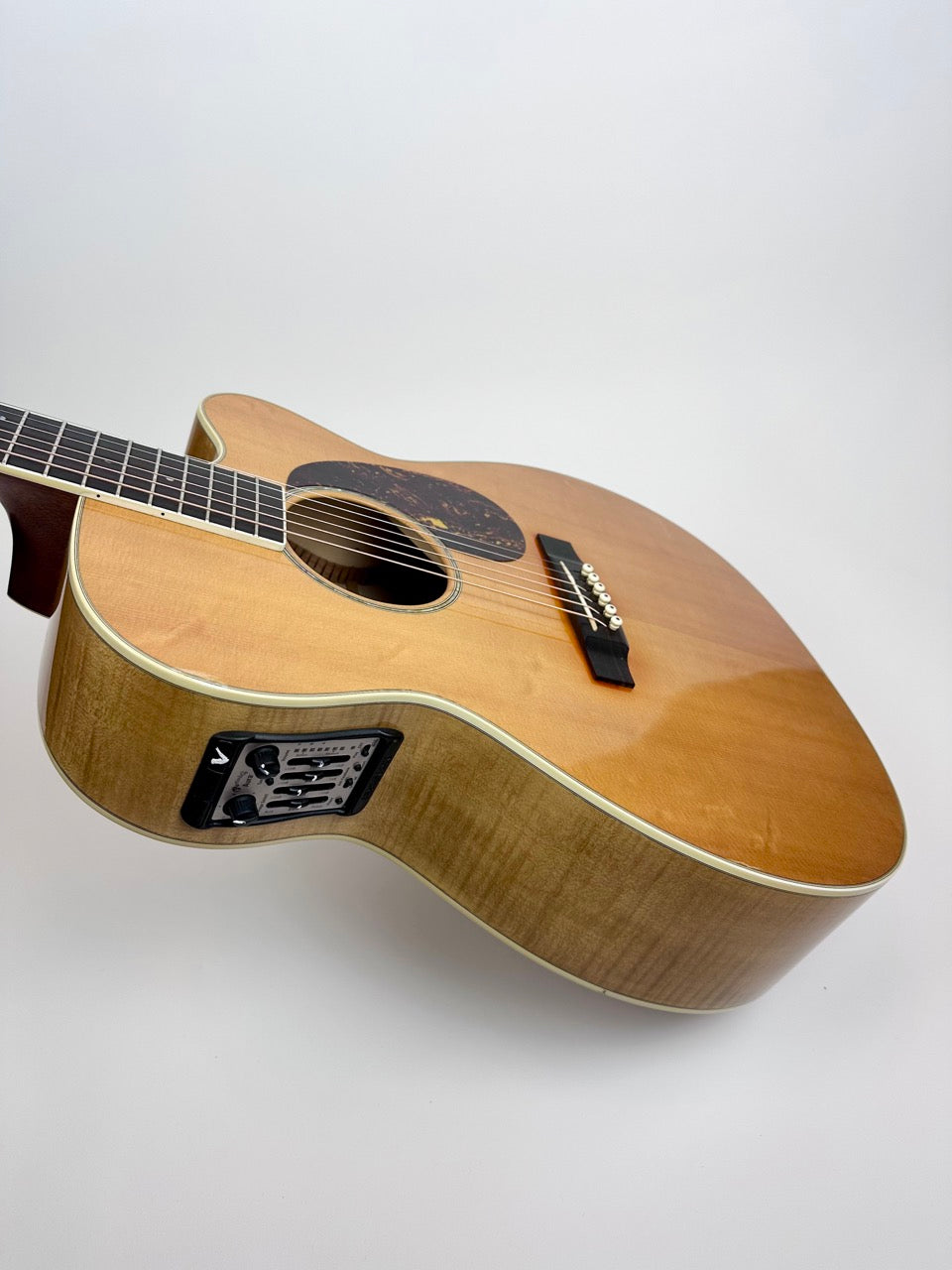2006 Martin JC-16ME Aura