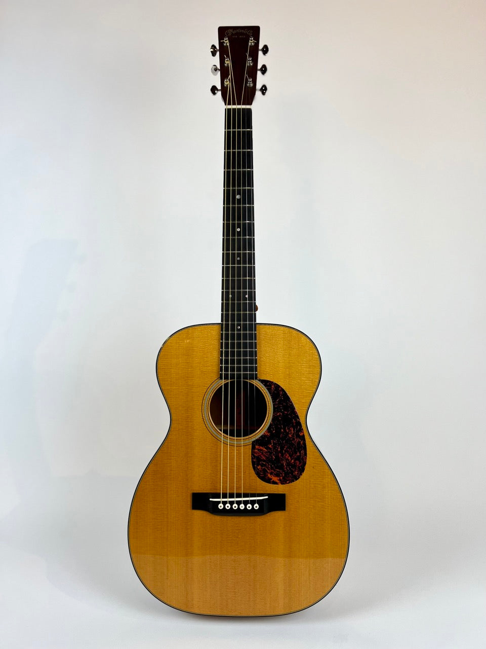 2008 Martin 00-18V