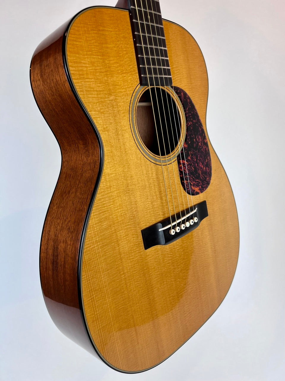 2008 Martin 00-18V