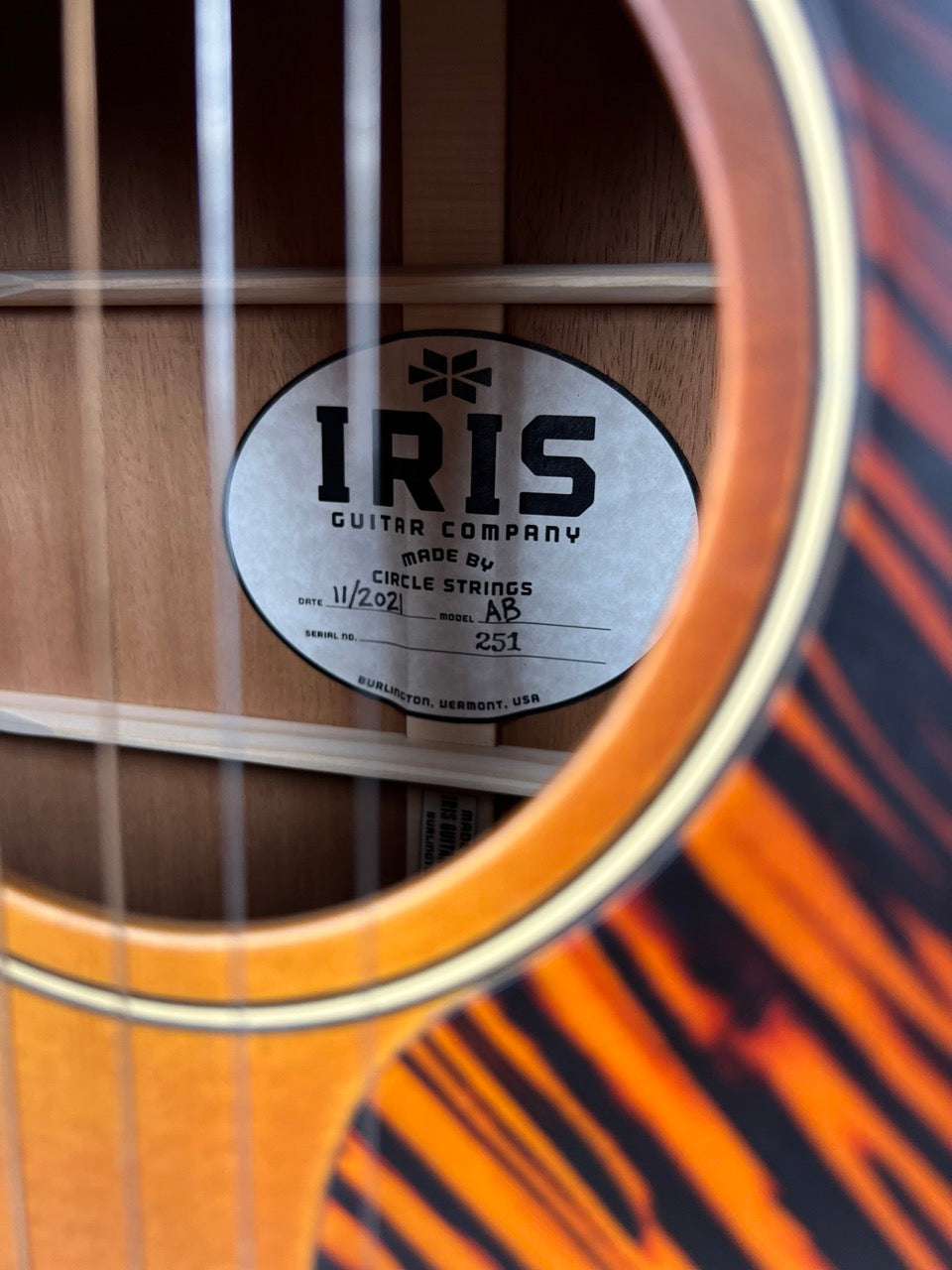 Iris Guitars AB Sunburst