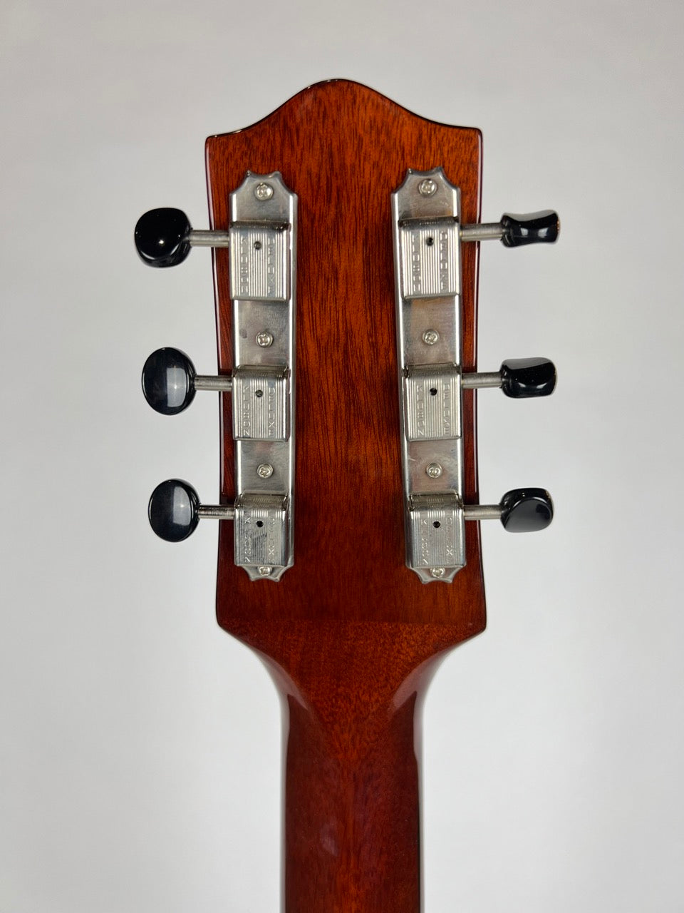 The Loar L018VS Guitar