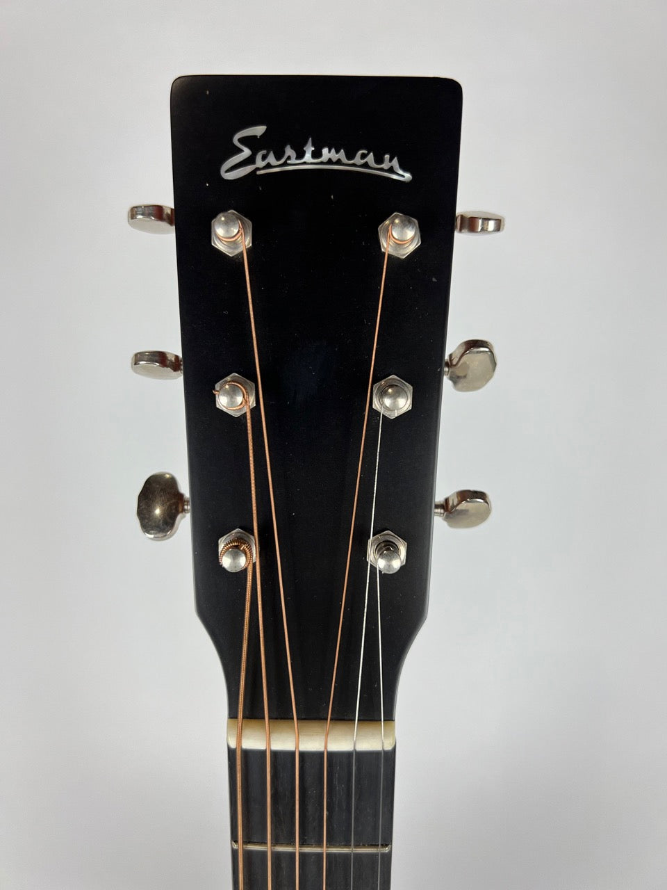 Eastman Guitar 2OM Cedar Top