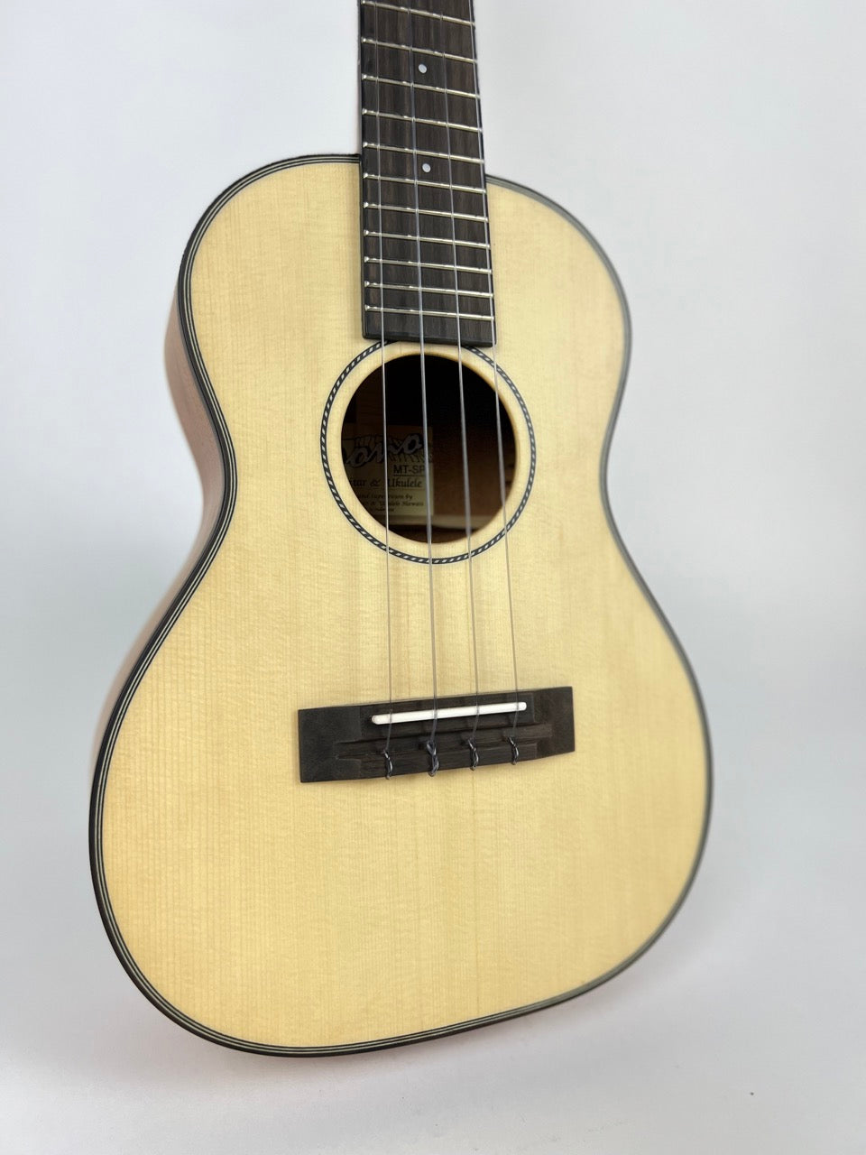 Pono pro deals classic tenor ukulele