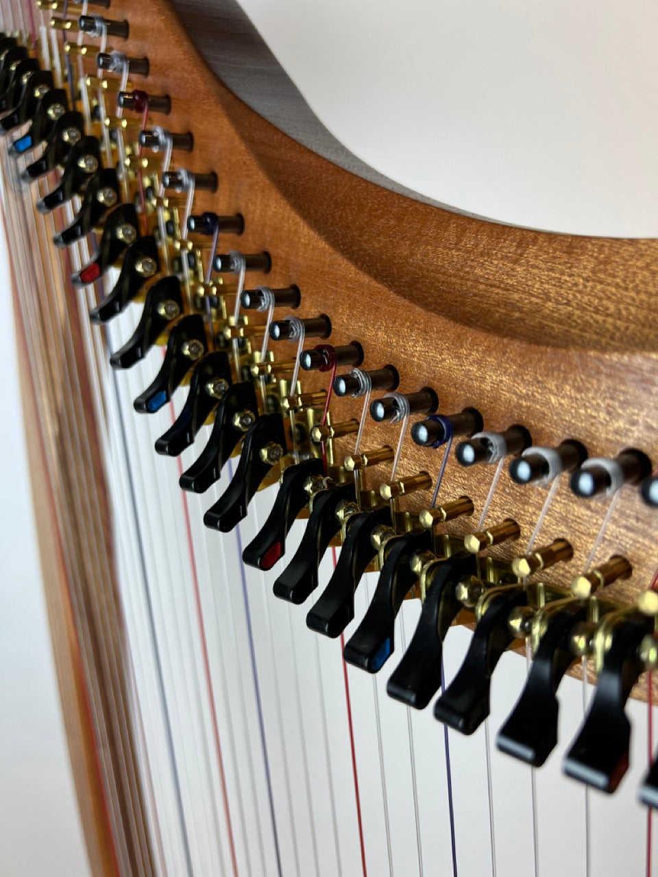 Dusty Strings Crescendo 34 Harp